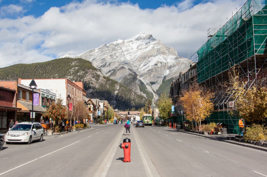 highlights of a train trip through the canadian rockies